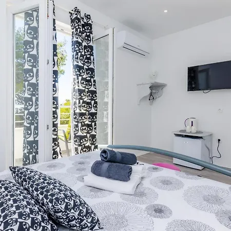 Nikolina - Double With Balcony And Sea View Apartman *
